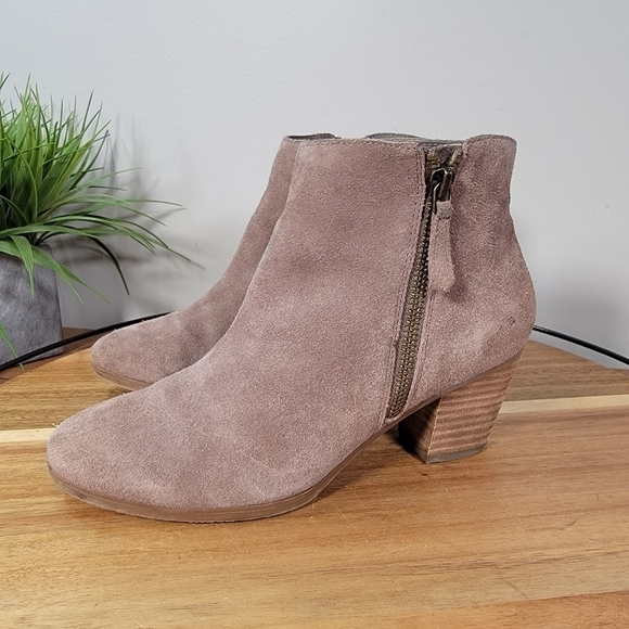 Nicole Light Taupe / Tan Suede Ankle Boots Booties Size 6.5 - Picture 5 of 16